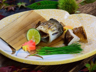 アカカマスとマツタケの焼き物