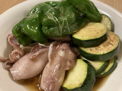 ジンドウイカと野菜の煮物
