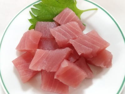 キハダマグロぶつ切り
