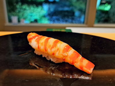 モロトゲアカエビの握り寿司
